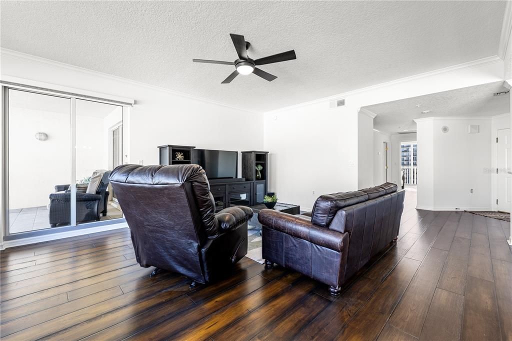 Active With Contract: $1,550,000 (2 beds, 2 baths, 1821 Square Feet)