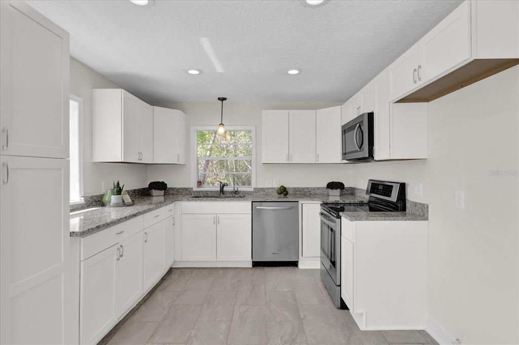 Active With Contract: $389,000 (3 beds, 2 baths, 2128 Square Feet)