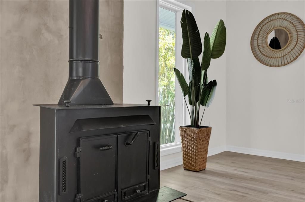 Active With Contract: $389,000 (3 beds, 2 baths, 2128 Square Feet)