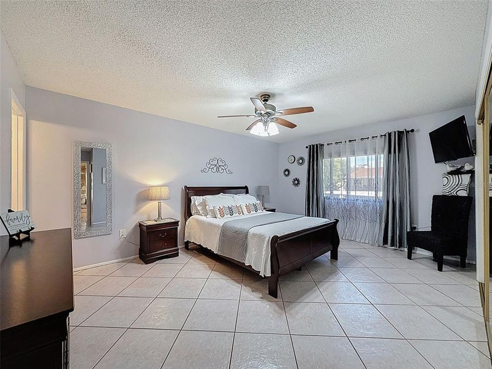 待售: $139,900 (2 贝兹, 2 浴室, 1320 平方英尺)