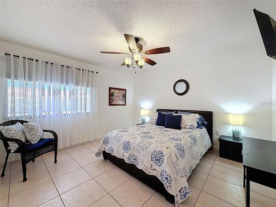 待售: $139,900 (2 贝兹, 2 浴室, 1320 平方英尺)