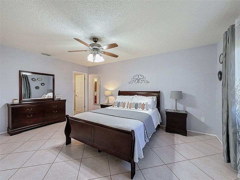 待售: $139,900 (2 贝兹, 2 浴室, 1320 平方英尺)