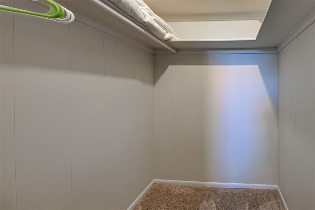 For Sale: $379,000 (2 beds, 2 baths, 972 Square Feet)