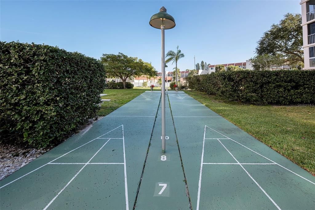 For Sale: $379,000 (2 beds, 2 baths, 972 Square Feet)