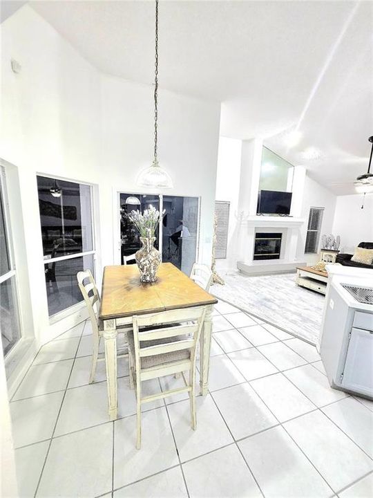 En Renta: $3,395 (4 camas, 2 baños, 2085 Pies cuadrados)