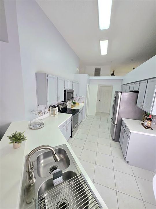 En Renta: $3,395 (4 camas, 2 baños, 2085 Pies cuadrados)