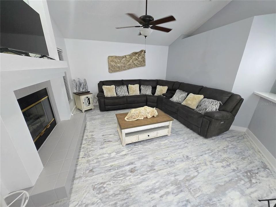 En Renta: $3,395 (4 camas, 2 baños, 2085 Pies cuadrados)