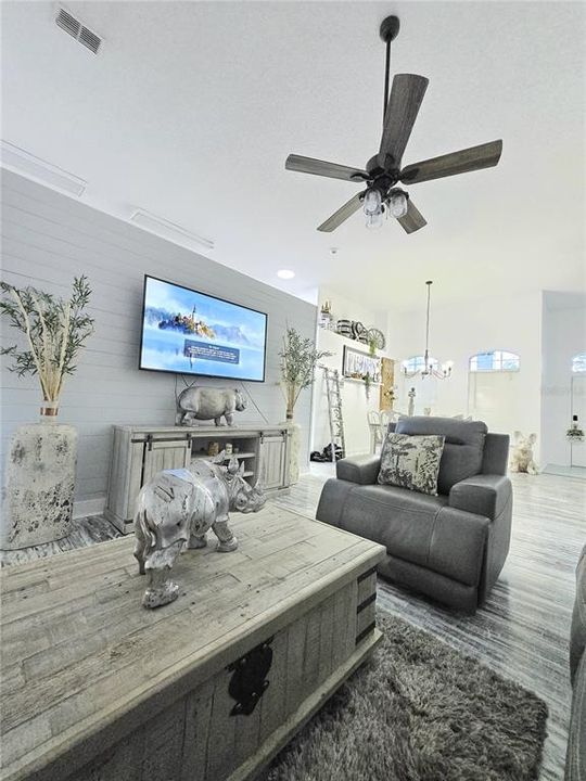 En Renta: $3,395 (4 camas, 2 baños, 2085 Pies cuadrados)