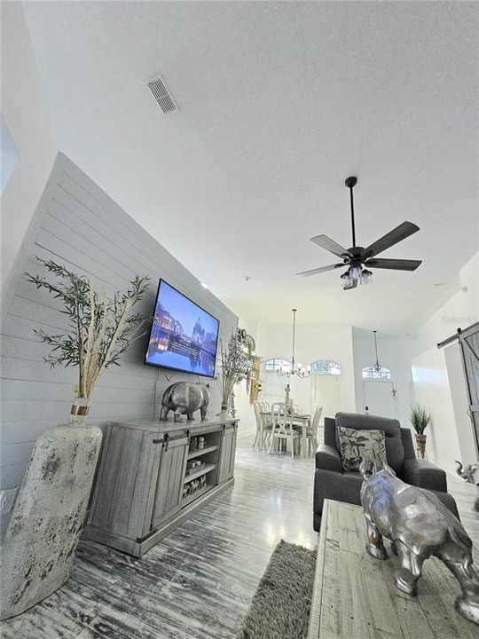 En Renta: $3,395 (4 camas, 2 baños, 2085 Pies cuadrados)