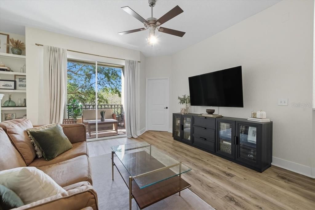 合同活跃: $625,000 (3 贝兹, 2 浴室, 1514 平方英尺)