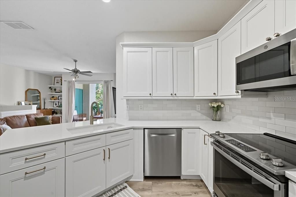 合同活跃: $625,000 (3 贝兹, 2 浴室, 1514 平方英尺)