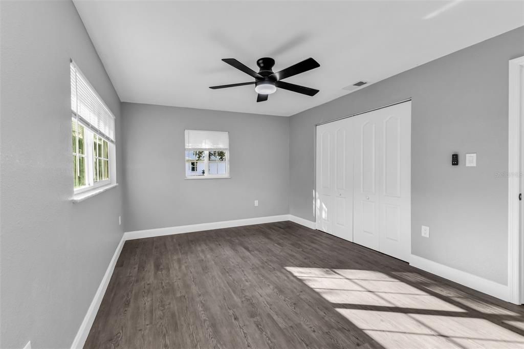 Active With Contract: $279,900 (3 beds, 2 baths, 1782 Square Feet)