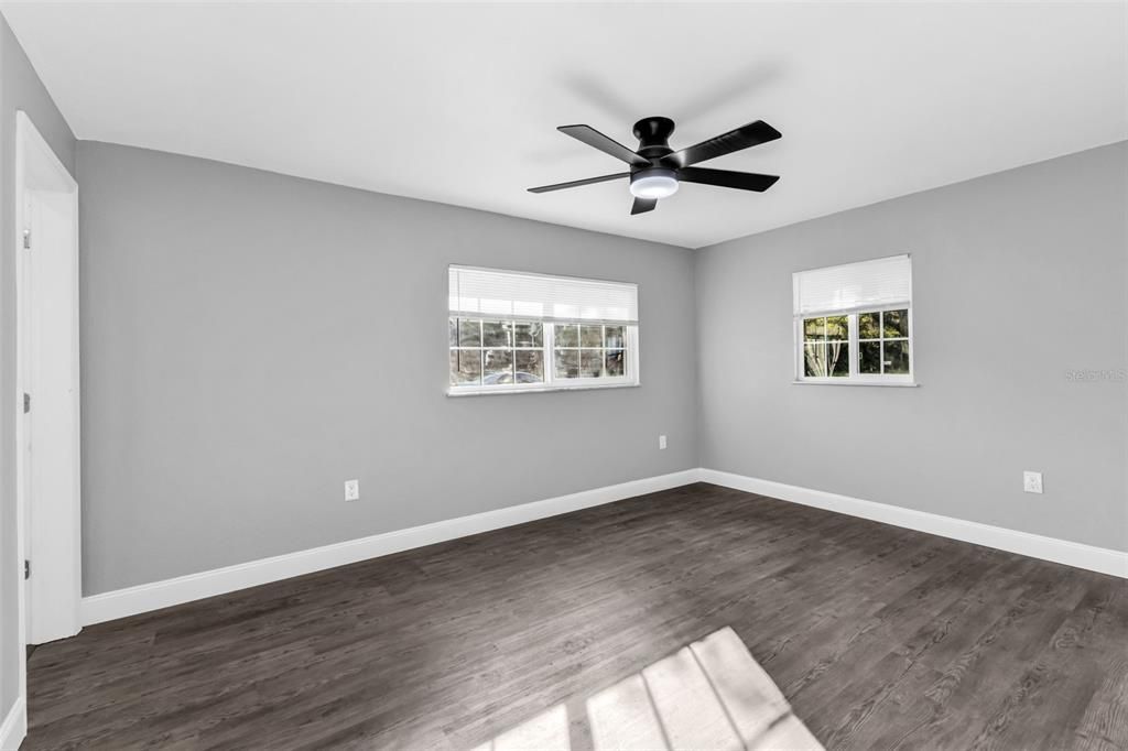 Active With Contract: $279,900 (3 beds, 2 baths, 1782 Square Feet)