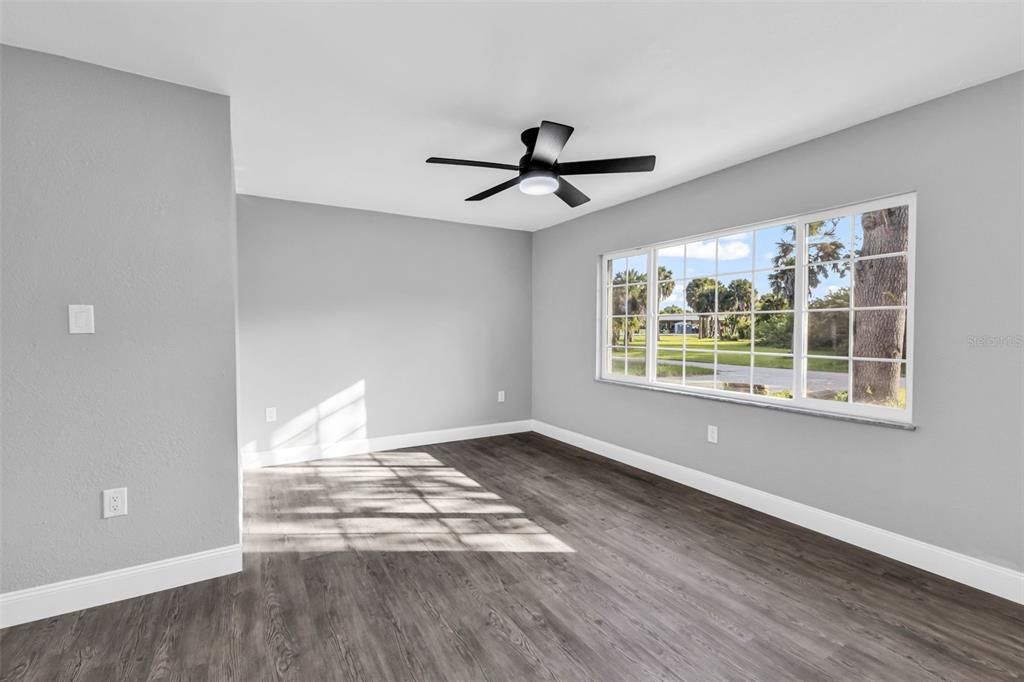 Active With Contract: $279,900 (3 beds, 2 baths, 1782 Square Feet)