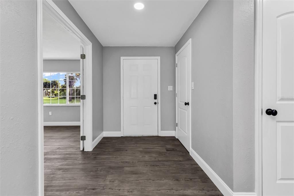 Active With Contract: $279,900 (3 beds, 2 baths, 1782 Square Feet)