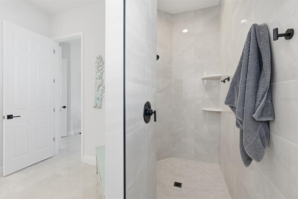 Active With Contract: $875,000 (3 beds, 3 baths, 2470 Square Feet)