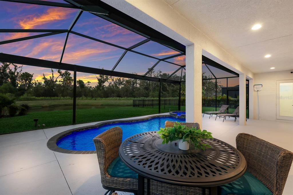 Active With Contract: $875,000 (3 beds, 3 baths, 2470 Square Feet)