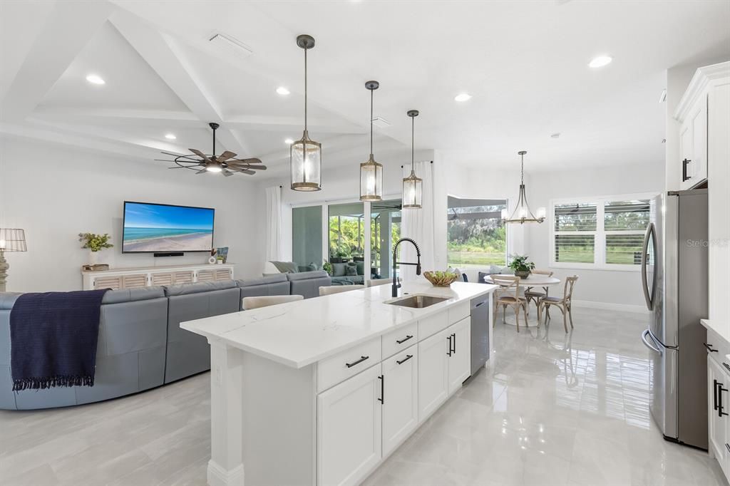 Active With Contract: $875,000 (3 beds, 3 baths, 2470 Square Feet)