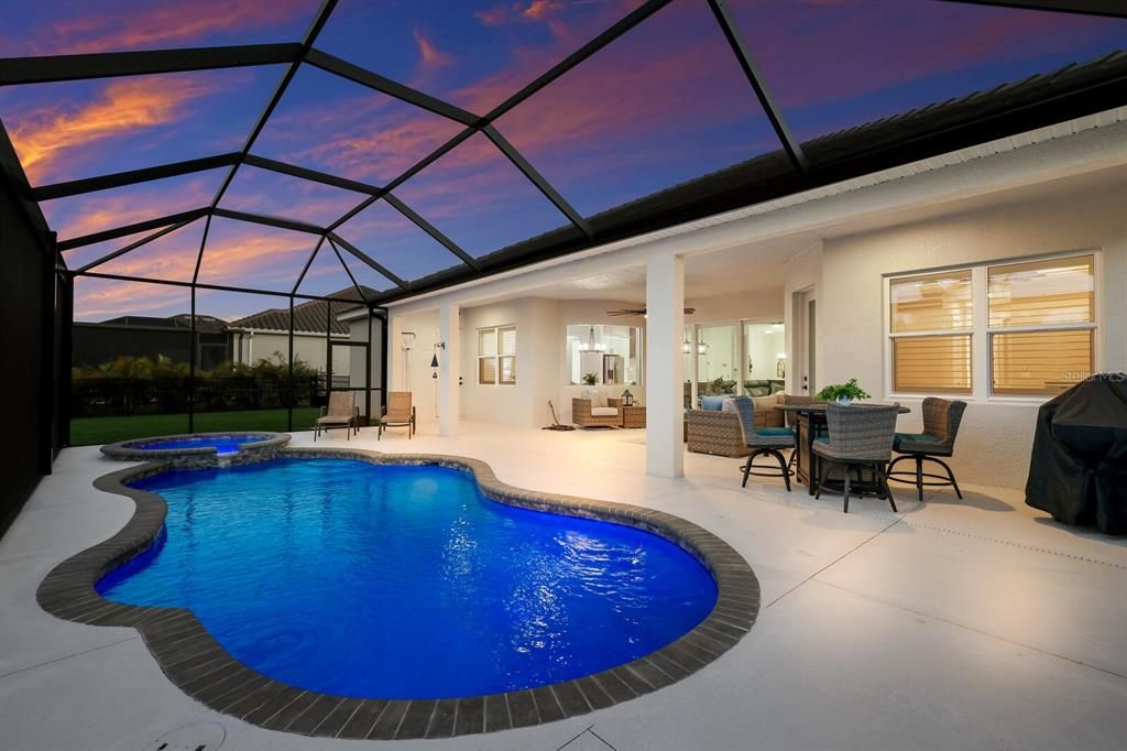 Active With Contract: $875,000 (3 beds, 3 baths, 2470 Square Feet)