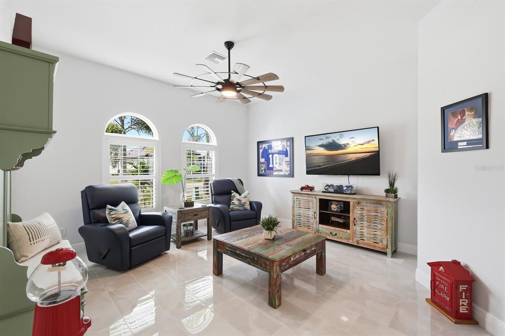 Active With Contract: $875,000 (3 beds, 3 baths, 2470 Square Feet)