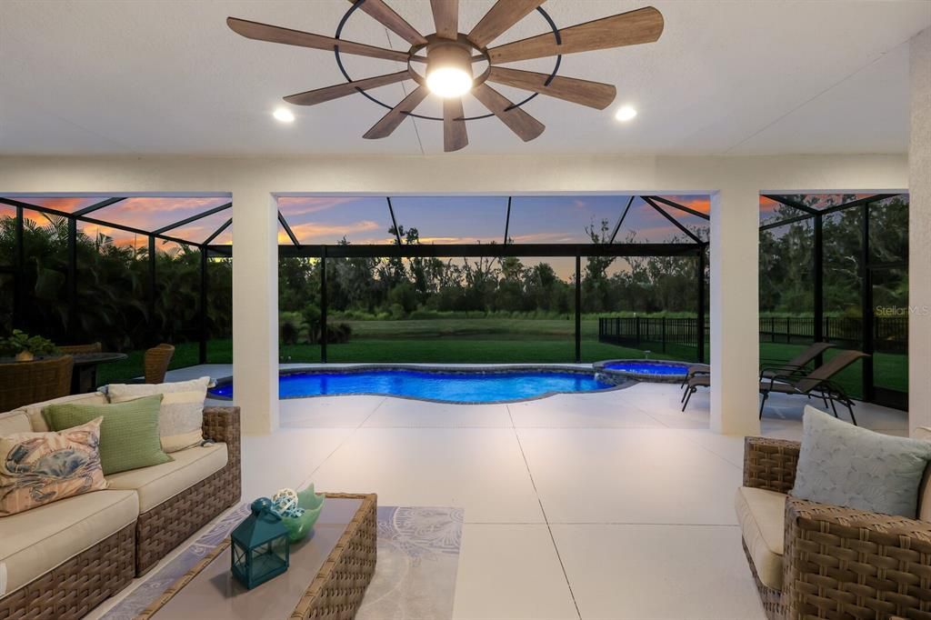 Active With Contract: $875,000 (3 beds, 3 baths, 2470 Square Feet)