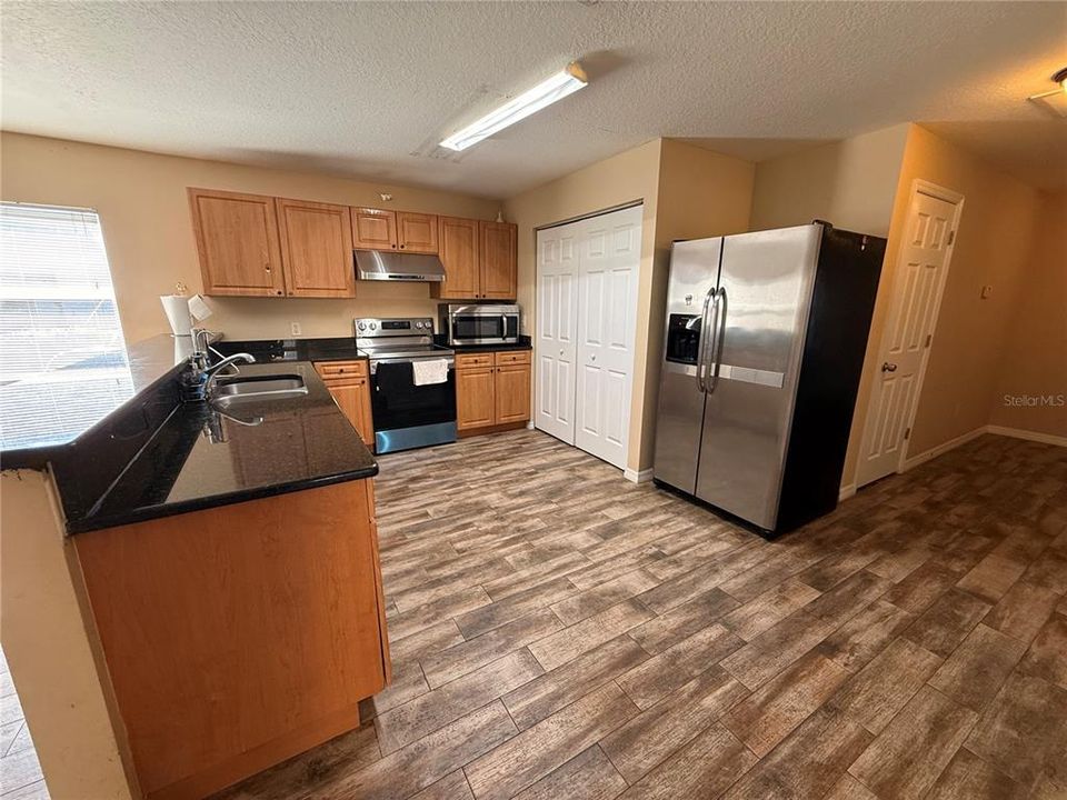 For Rent: $2,100 (3 beds, 2 baths, 1440 Square Feet)