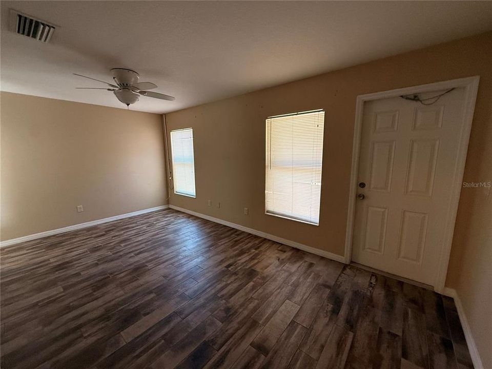 For Rent: $2,100 (3 beds, 2 baths, 1440 Square Feet)