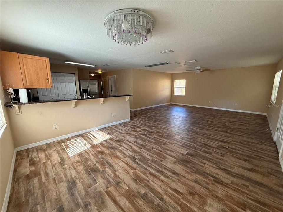 For Rent: $2,100 (3 beds, 2 baths, 1440 Square Feet)