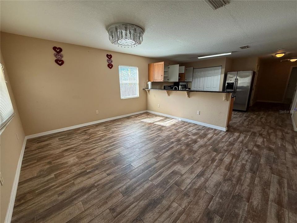For Rent: $2,100 (3 beds, 2 baths, 1440 Square Feet)