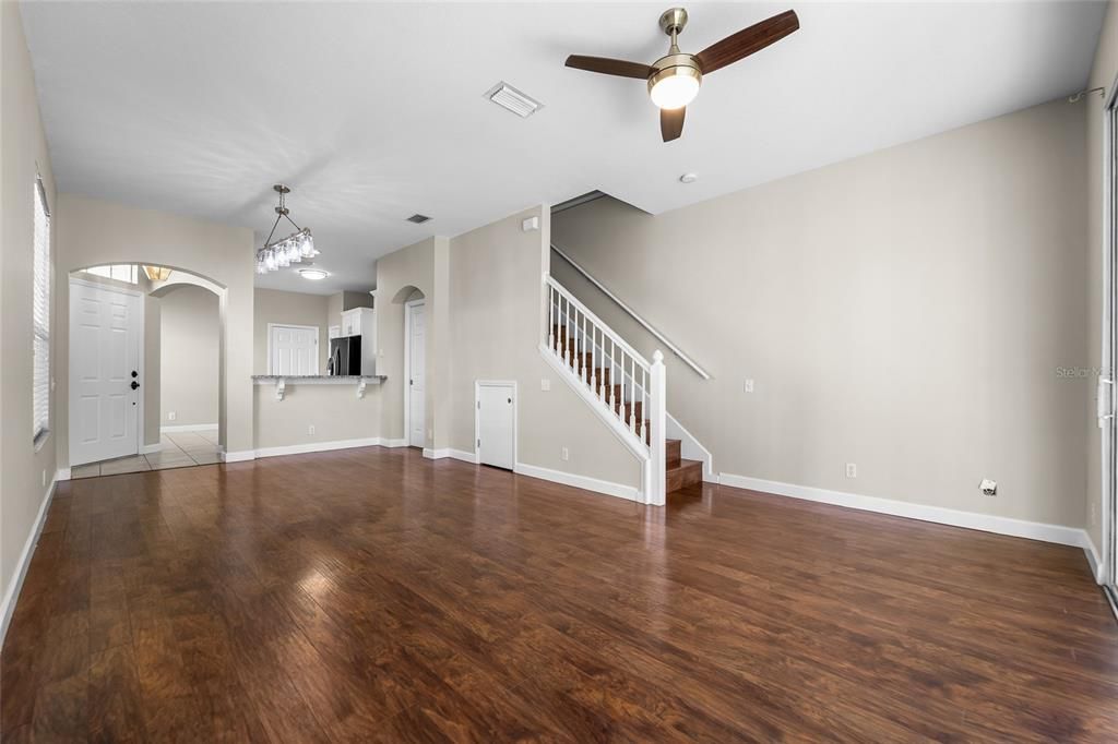 Active With Contract: $370,000 (2 beds, 2 baths, 1740 Square Feet)