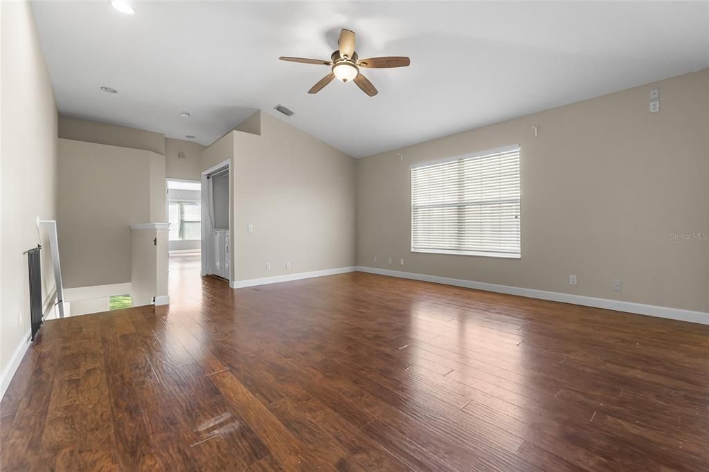 Active With Contract: $370,000 (2 beds, 2 baths, 1740 Square Feet)