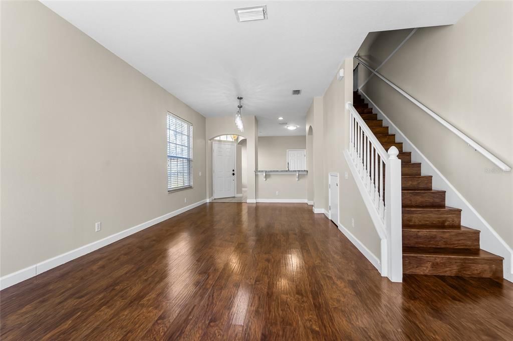 Active With Contract: $370,000 (2 beds, 2 baths, 1740 Square Feet)