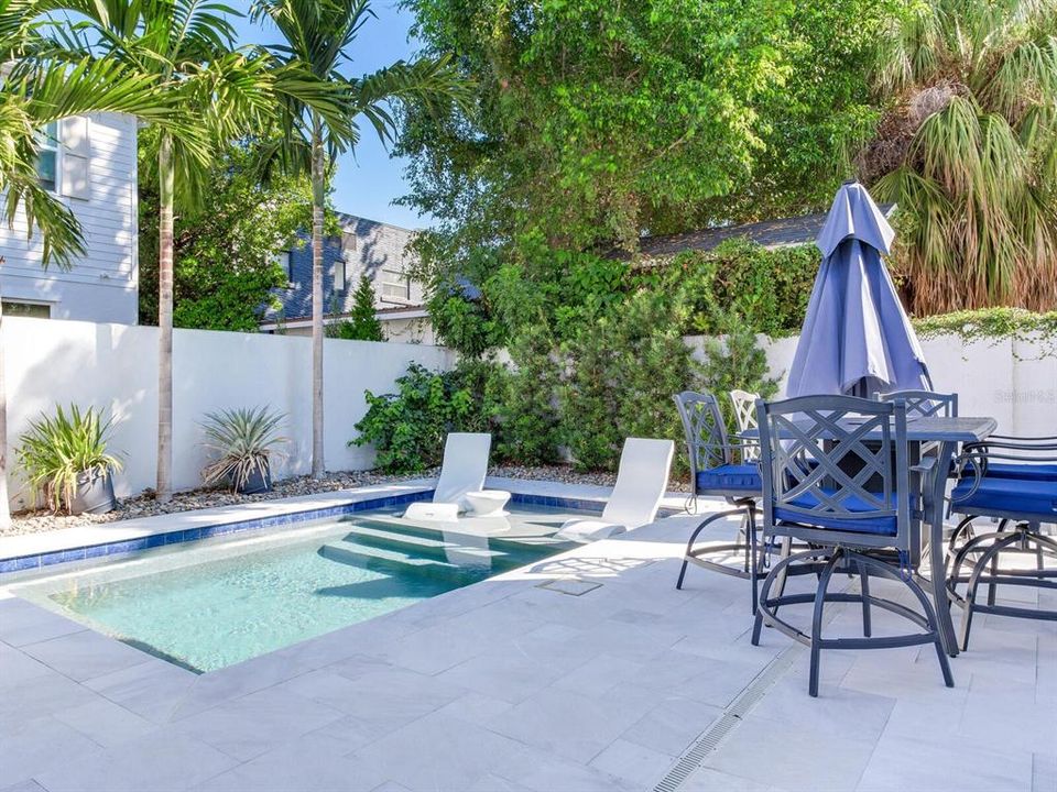 For Rent: $4,990 (3 beds, 2 baths, 1634 Square Feet)