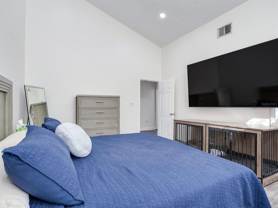 For Rent: $4,990 (3 beds, 2 baths, 1634 Square Feet)