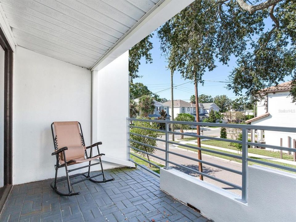 For Rent: $4,990 (3 beds, 2 baths, 1634 Square Feet)