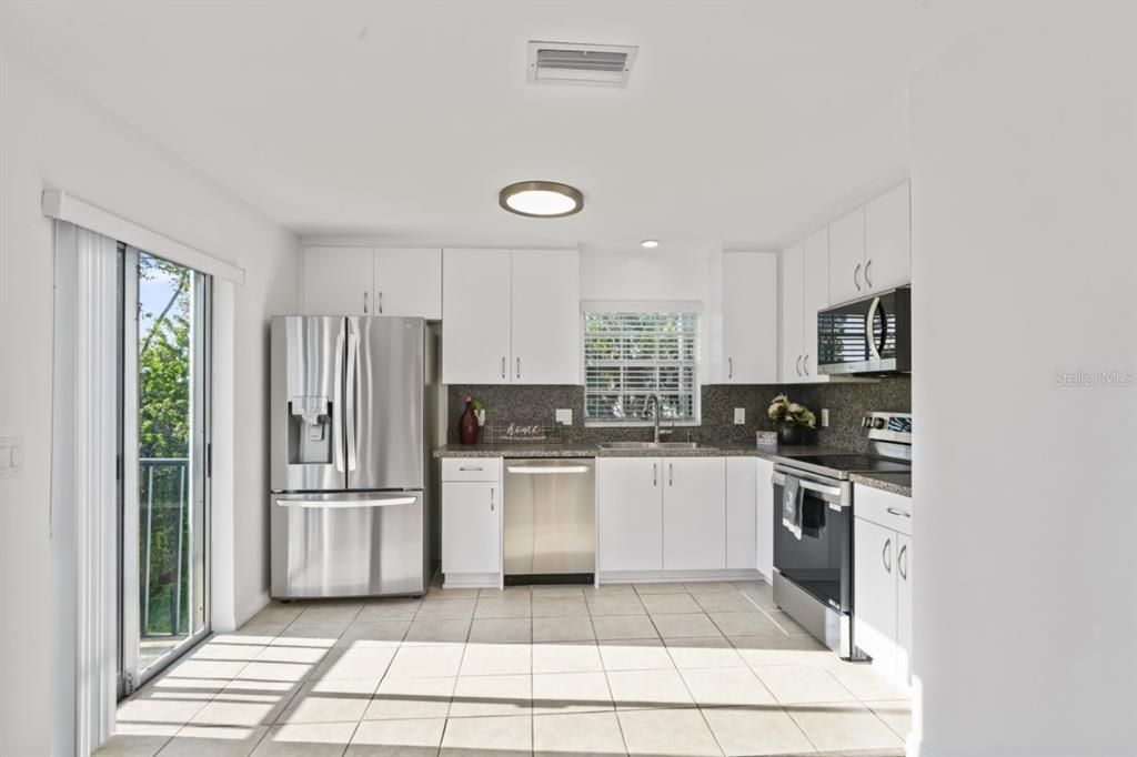 For Rent: $1,500 (2 beds, 2 baths, 1024 Square Feet)