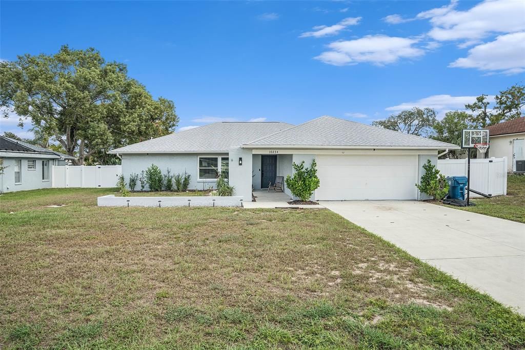 For Sale: $359,999 (3 beds, 2 baths, 1836 Square Feet)