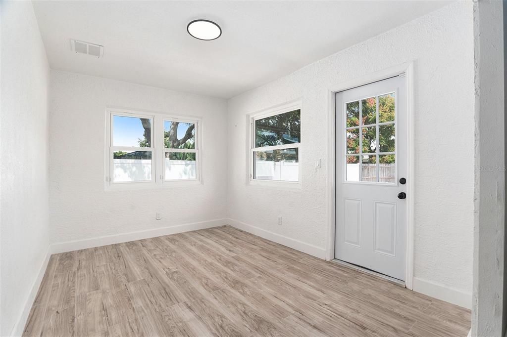 For Sale: $359,999 (3 beds, 2 baths, 1836 Square Feet)