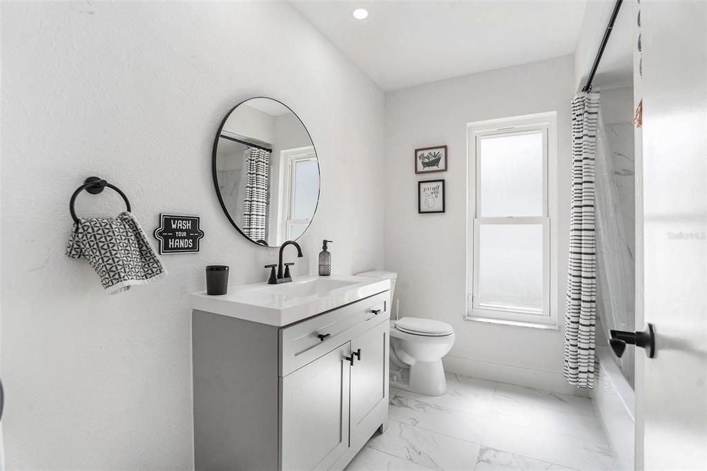 For Sale: $359,999 (3 beds, 2 baths, 1836 Square Feet)