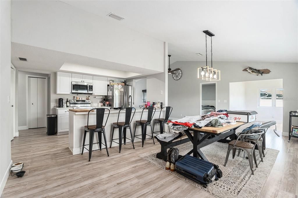 For Sale: $359,999 (3 beds, 2 baths, 1836 Square Feet)