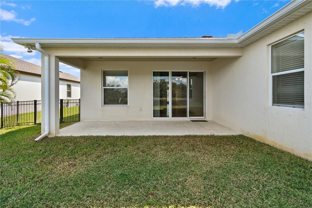 For Sale: $435,000 (4 beds, 2 baths, 2408 Square Feet)