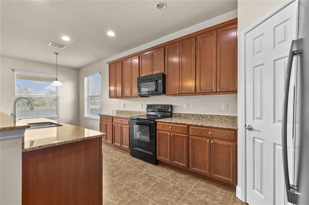 For Sale: $435,000 (4 beds, 2 baths, 2408 Square Feet)