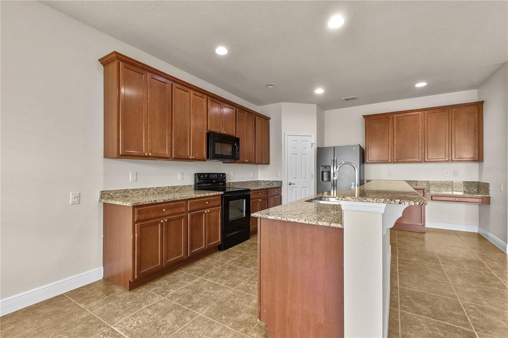 For Sale: $435,000 (4 beds, 2 baths, 2408 Square Feet)