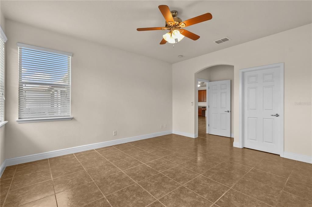 For Sale: $435,000 (4 beds, 2 baths, 2408 Square Feet)