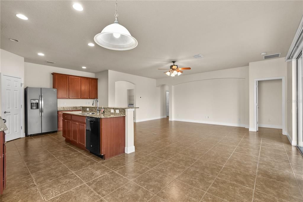 For Sale: $435,000 (4 beds, 2 baths, 2408 Square Feet)