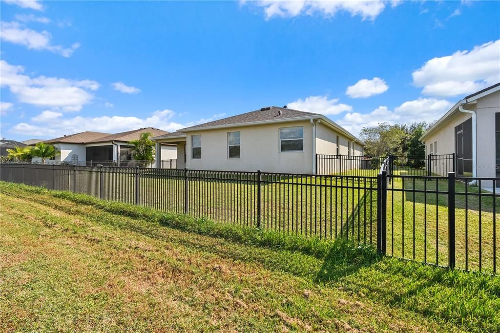 For Sale: $435,000 (4 beds, 2 baths, 2408 Square Feet)