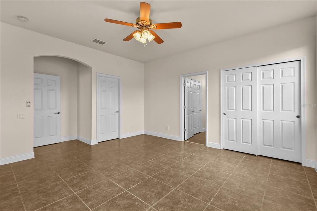 For Sale: $435,000 (4 beds, 2 baths, 2408 Square Feet)