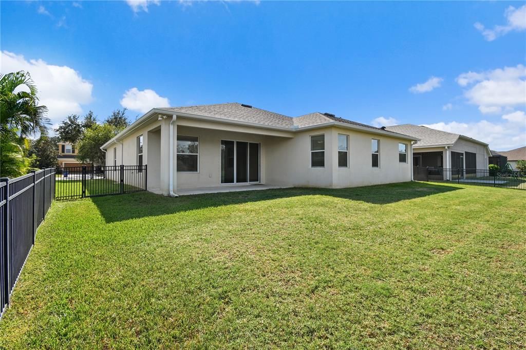 For Sale: $435,000 (4 beds, 2 baths, 2408 Square Feet)