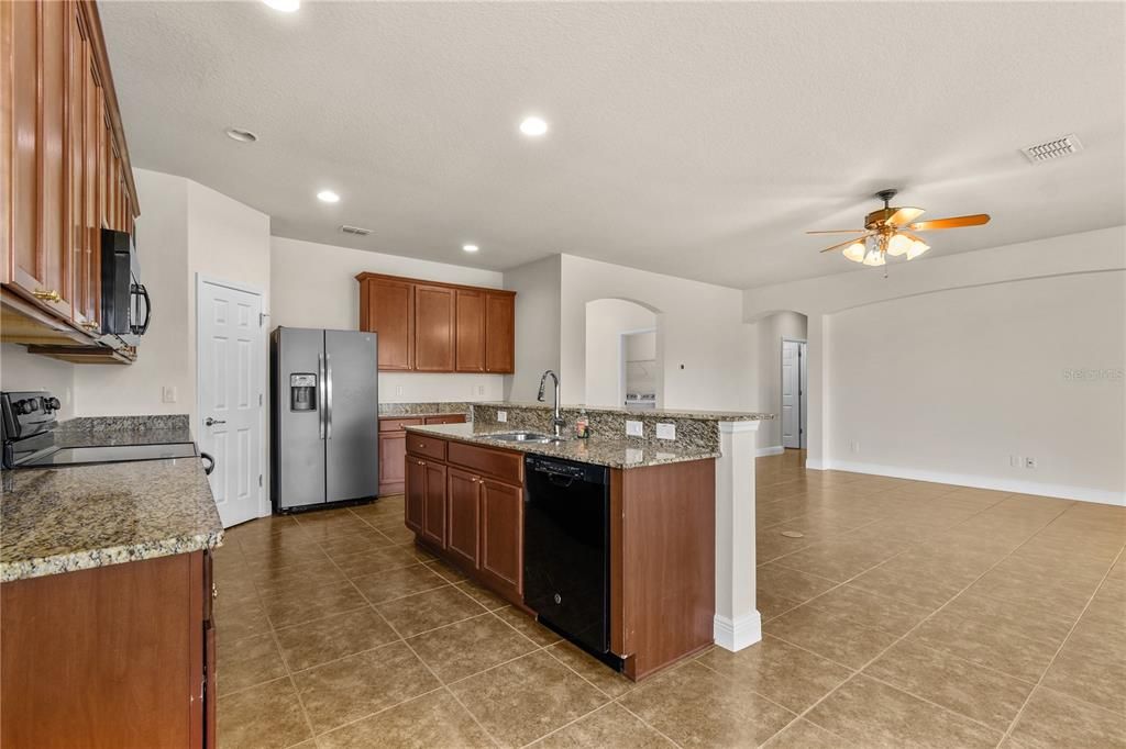 For Sale: $435,000 (4 beds, 2 baths, 2408 Square Feet)