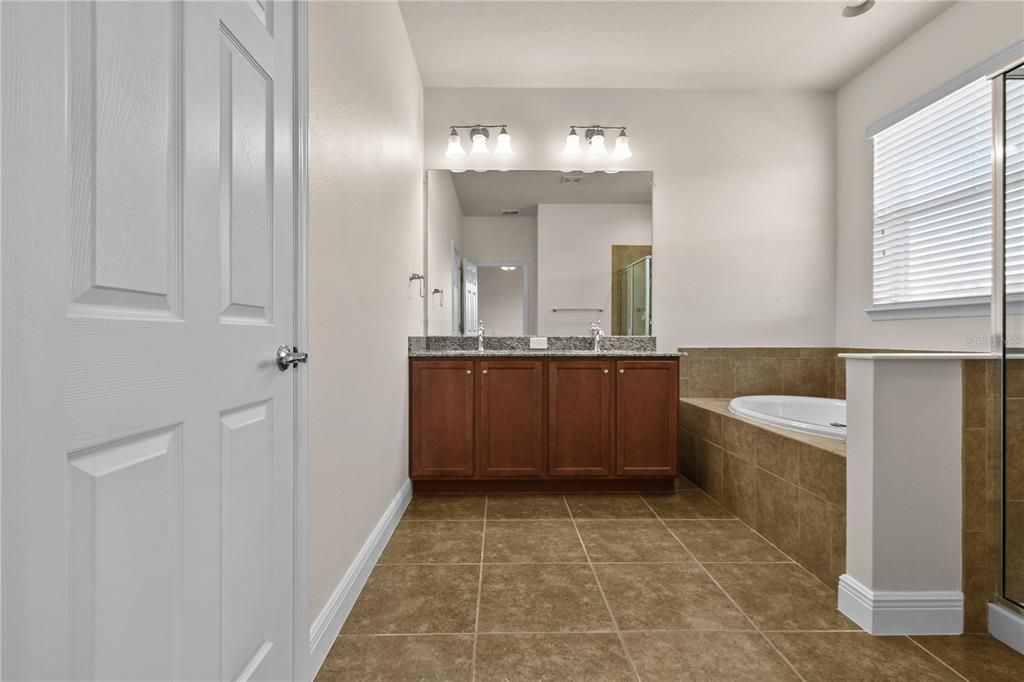 For Sale: $435,000 (4 beds, 2 baths, 2408 Square Feet)